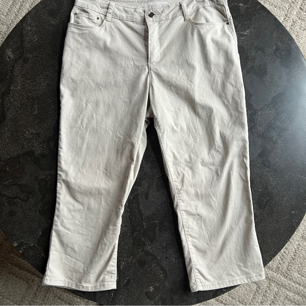 Croft & Barrow Classic Fit Capri - Size 12 - Picture 4 of 10